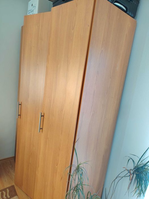Dulap haine/dressing și comodă