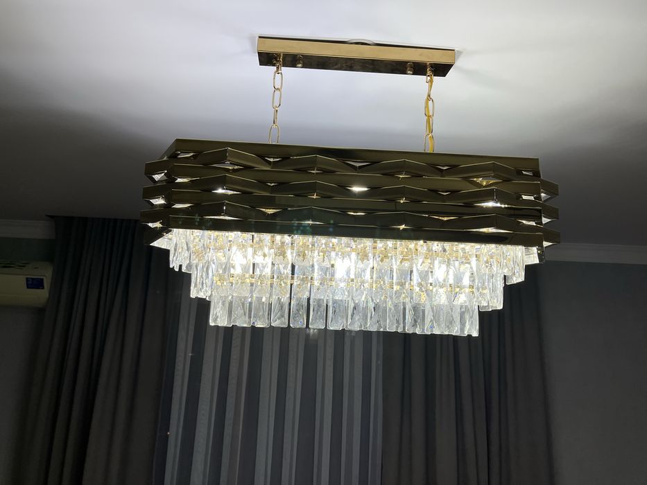 Люстра в хорошем состоянии