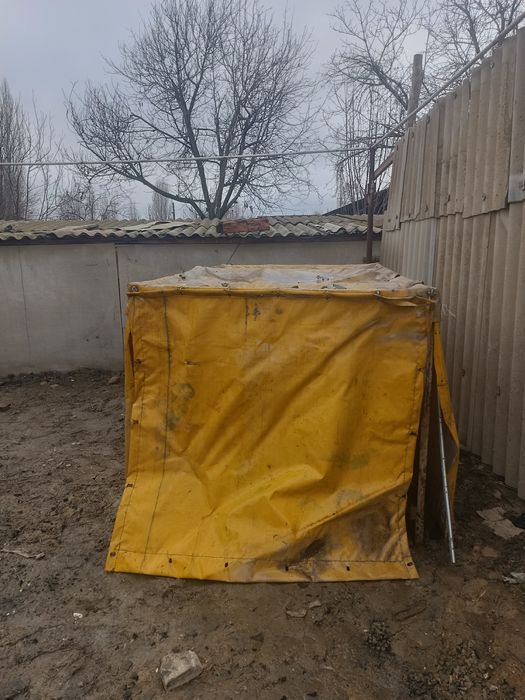 LABO uchun sariq tent