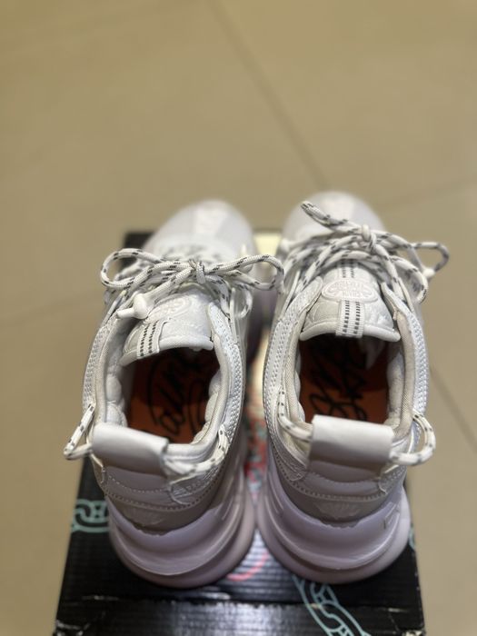 Adidasi versace