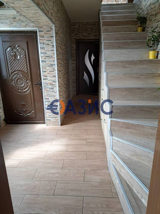 Къща с двор В Меден Рудник, Бургас, с изглед към езерото, РЗП 206 кв.