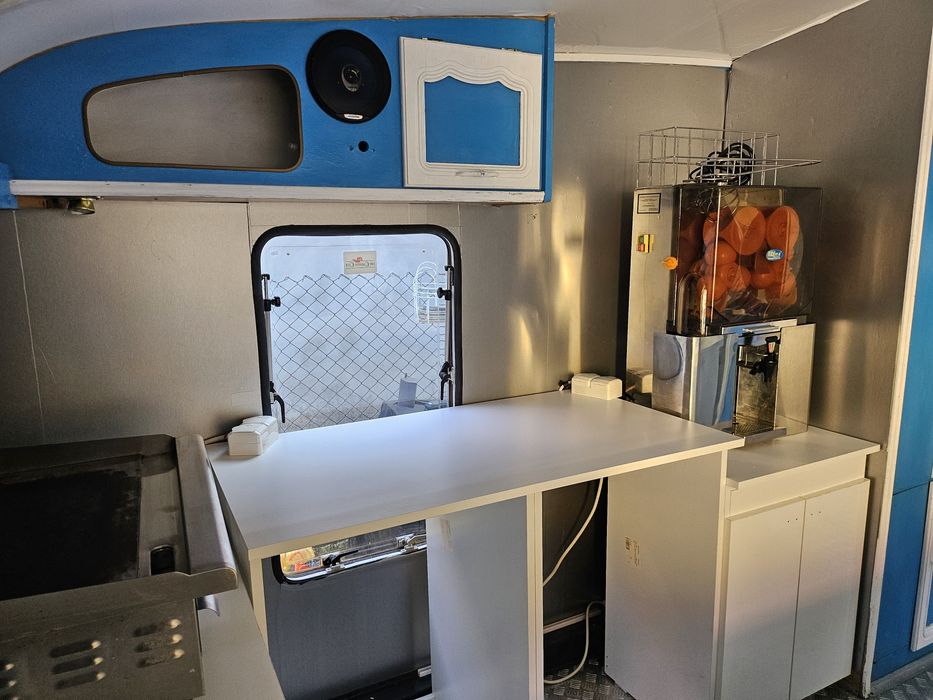 Rulota comerciala fast food