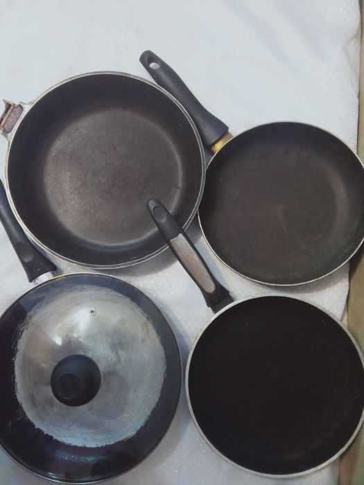 Продам сковородки б/у