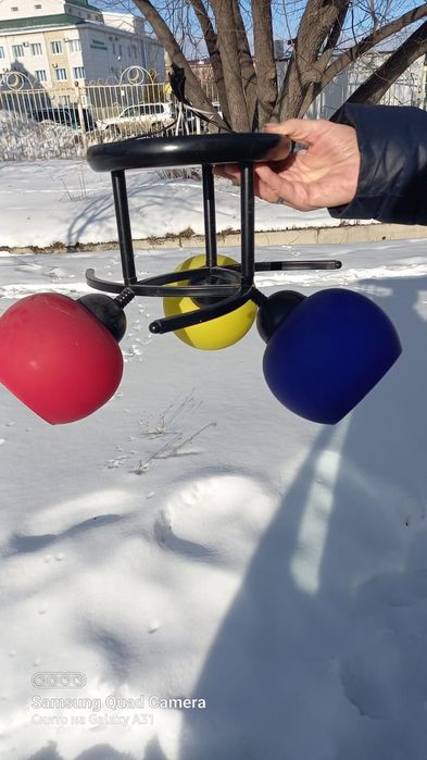 Люстра трёхрожковая