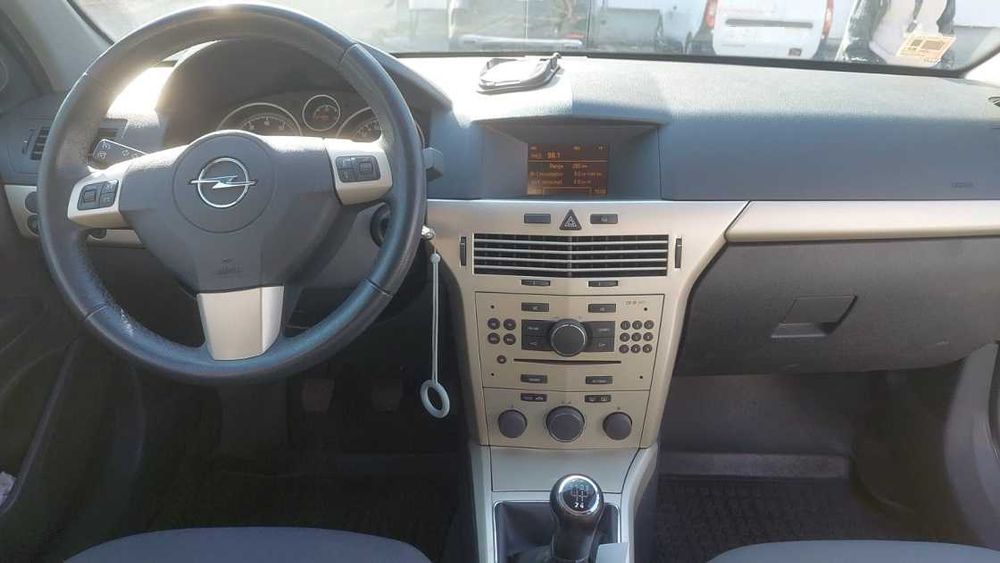 OPEL ASTRA H echipare Enjoy, fabricatie 2008, Motor benzina 1.4 singurul proprietar, km Reali 92.000