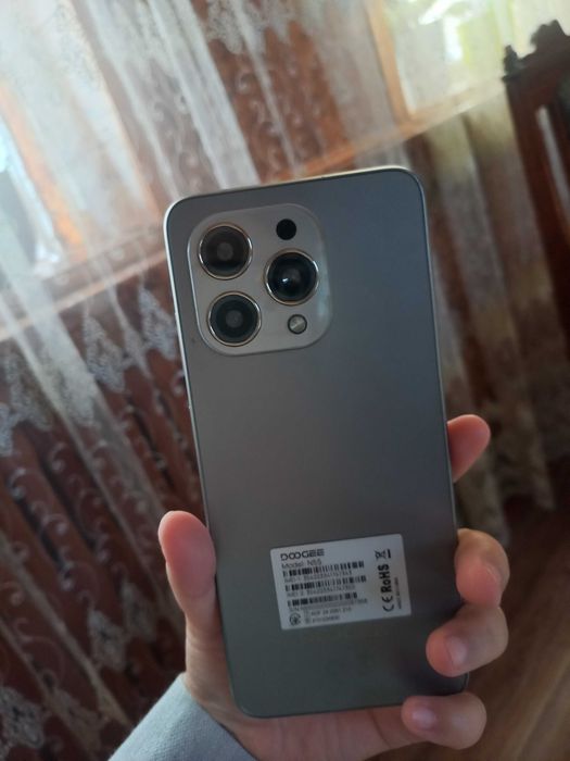 Продаю телефон Doogee