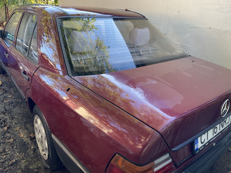 MERCEDES-BENZ E-Class 1986 — imagine 3