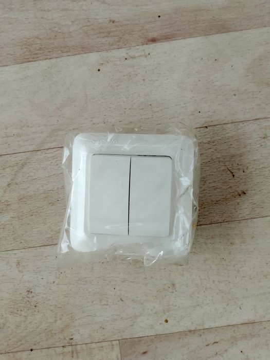 Выключатели двух клавишные