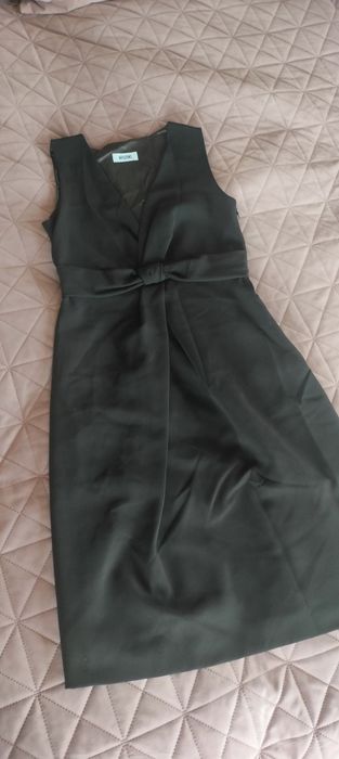 Оригинална  MOSCHINO, размер S, малка черна рокля
