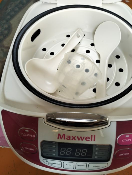 Мультиварка почти новая
