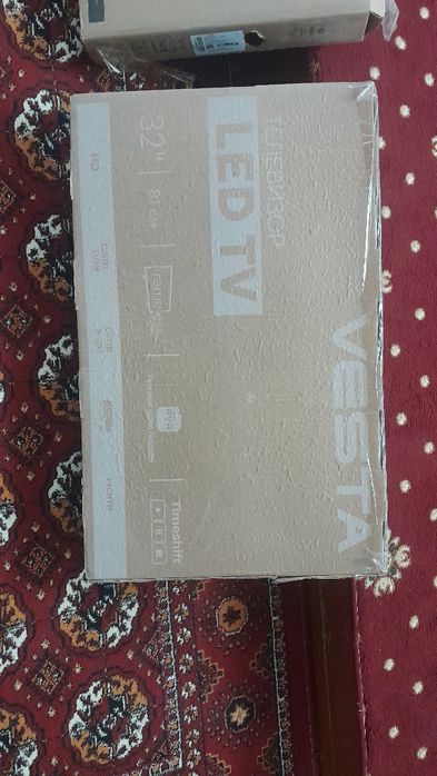 Vest 32 dyumlik, 81 sm TV