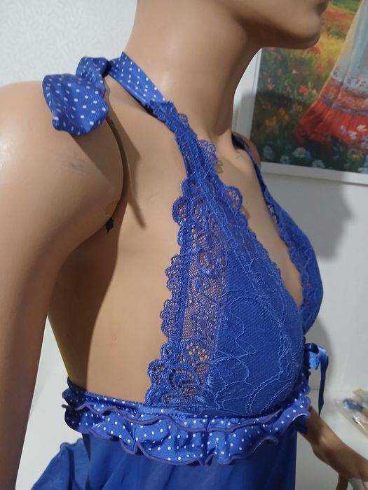 Виолетова дантелена нощница