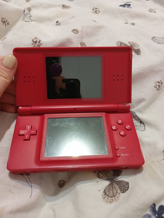 Vând Nintendo DS lite
