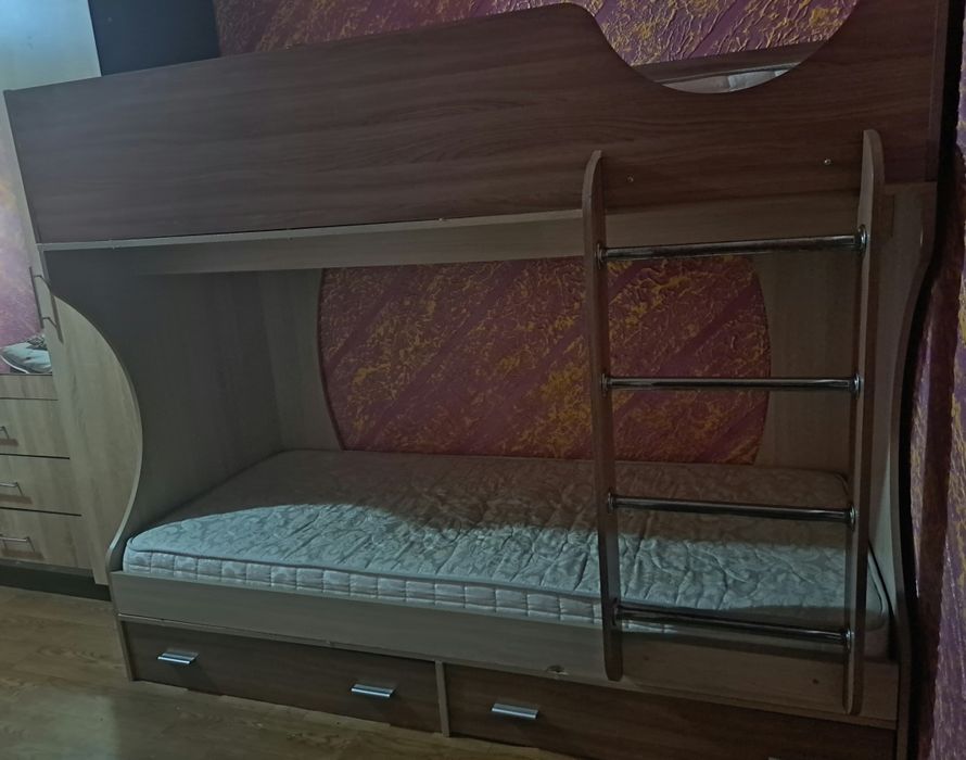 Двухъярусная кровать.