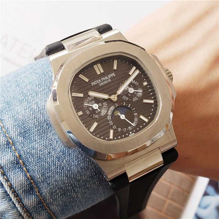 Мъжки часовник Patek Philippe Nautilus с автоматичен механизъм