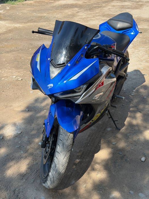 Drongo moto 400kuba