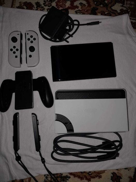 Нинтендо свитч Срочно Продам
