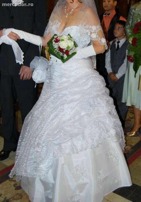 Vand rochie de mireasa deosebita