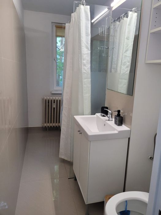 Proprietar inchiriez garsoniera cu loc de parcare ADP