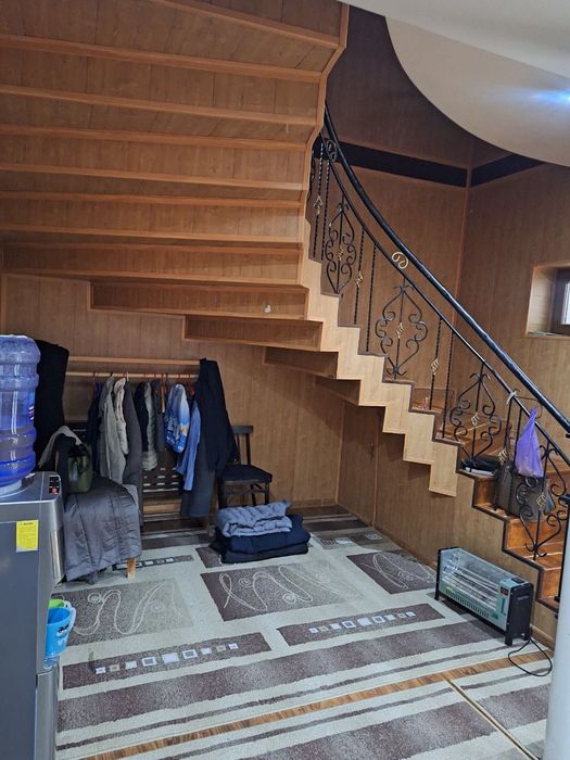 Eski votstroydan 6 sotix 8 xonali shinamgina hovli