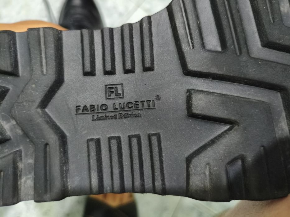 Продаю мужские туфли