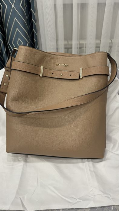 Продам сумку Calvin Klein