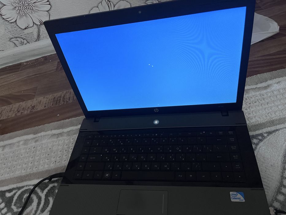 Ноутбук сатылады