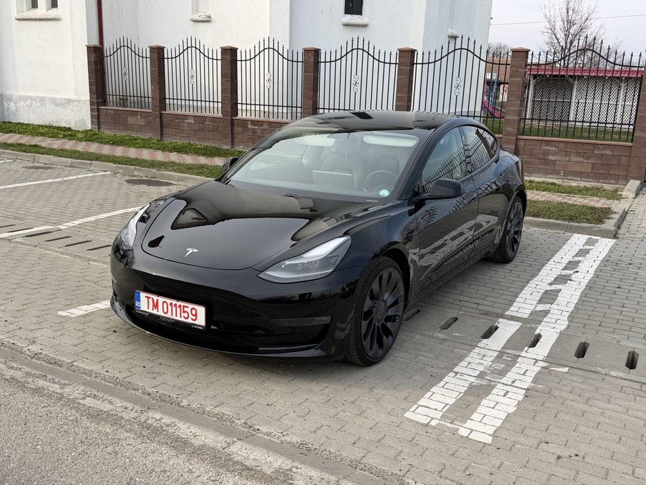 Tesla model 3 performance