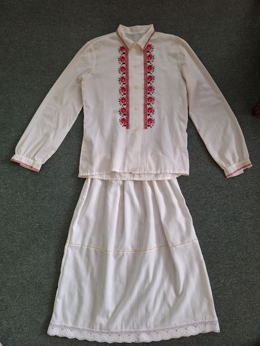 Народна носия 8-12 г. - 90 €