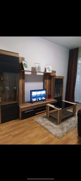 Inchiriez apartament Ared Uta