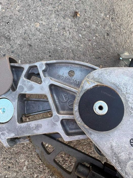 Ansamblu levier frână de mână Volkswagen Golf VI  1K07111303