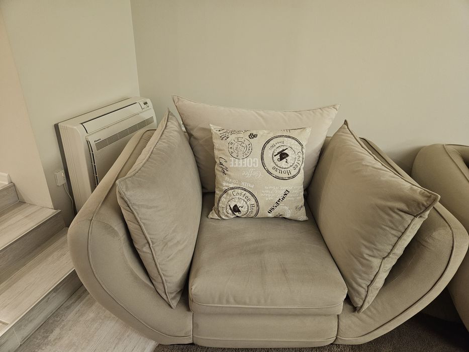 Продавам холна гарнитура