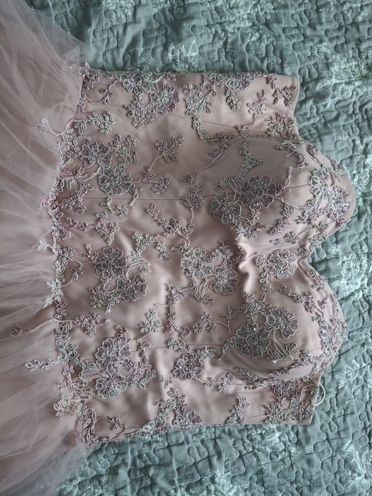 Бална рокля с корсет