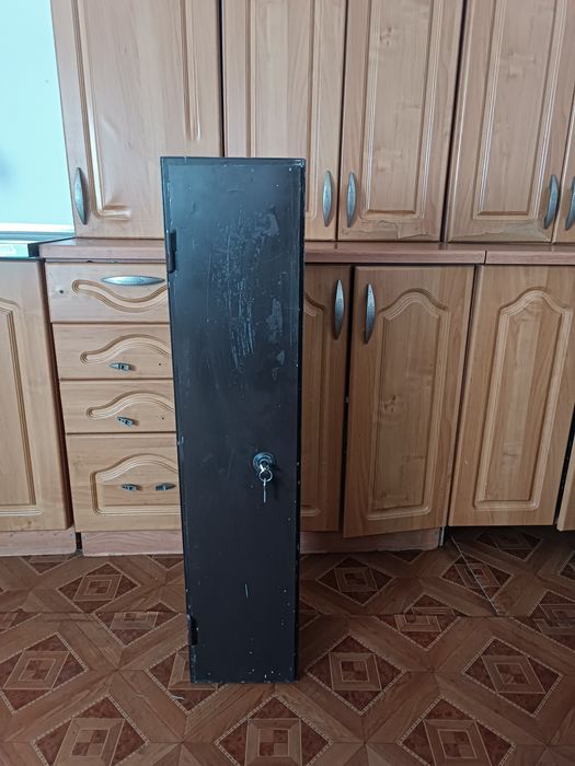 Продажу сейф металлических бу