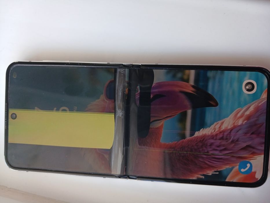 Samsung z flip 5 за ремонт