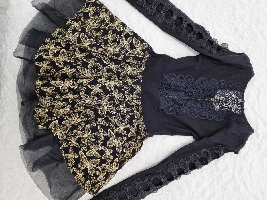 Платье  новое стильное