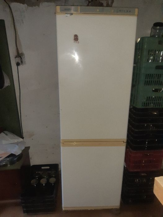 Хладилник с фризер SILTAL