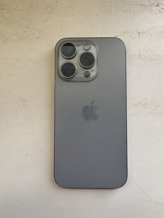 Айфон 15 про продаю срочно