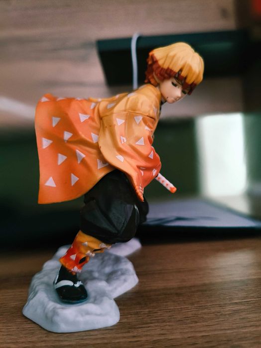 Является качественной копией фигурки ARTFX J Zenitsu Agatsuma