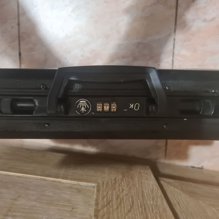 Cutie cu cifru pentru pistol