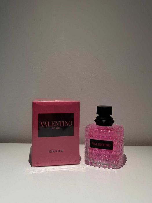 Valentino Donna Born In Roma