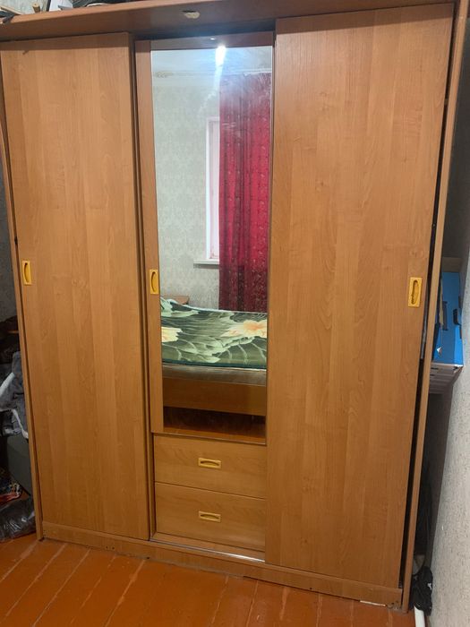 Продам спальный гарнитур