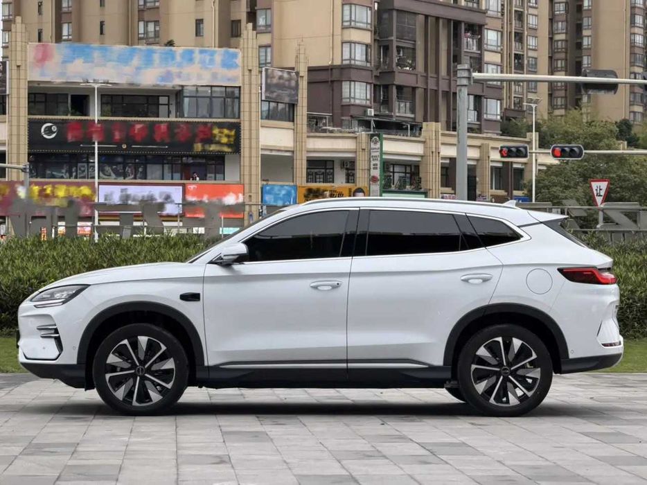 BYD Song Plus EV Champion 605 Flagship