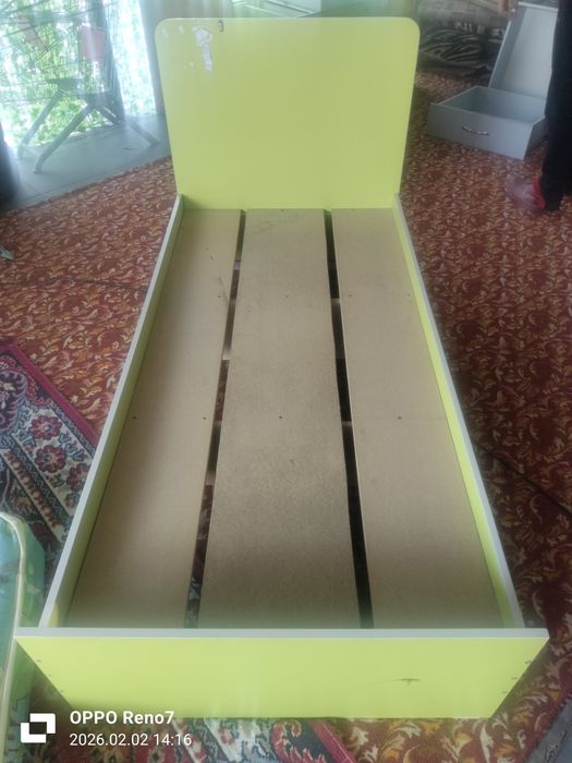 Кровать с матрасом