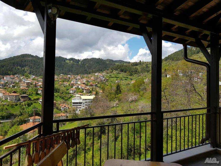 Къща за гости Мечата дупка Момчиловци