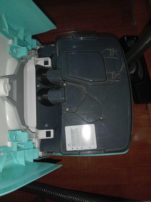 Пылесос моющий BOSCH