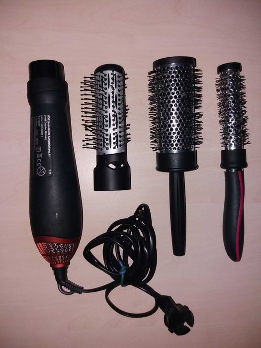 Perie electrica pentru uscare si volum Housewives , 1200 W