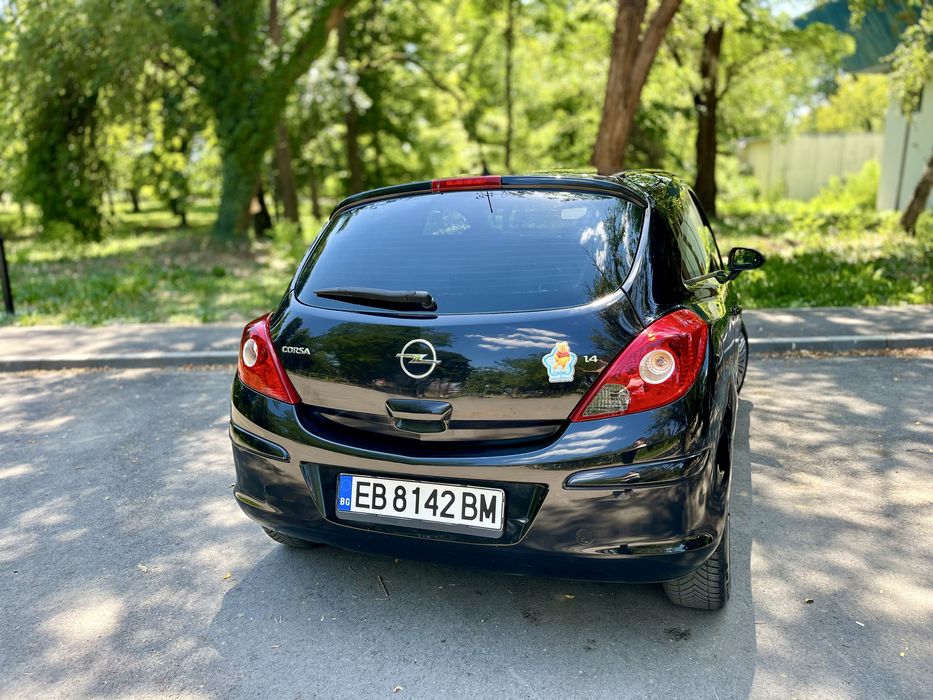 Opel Corsa D 2007 година 1.4 бензин