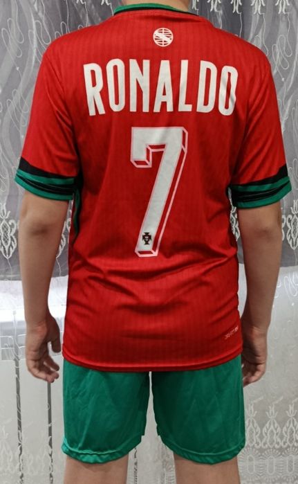 Продам детские футболки