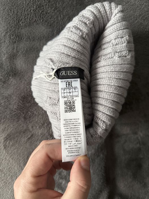 Guess caciula gri unisex marime universala noua originala